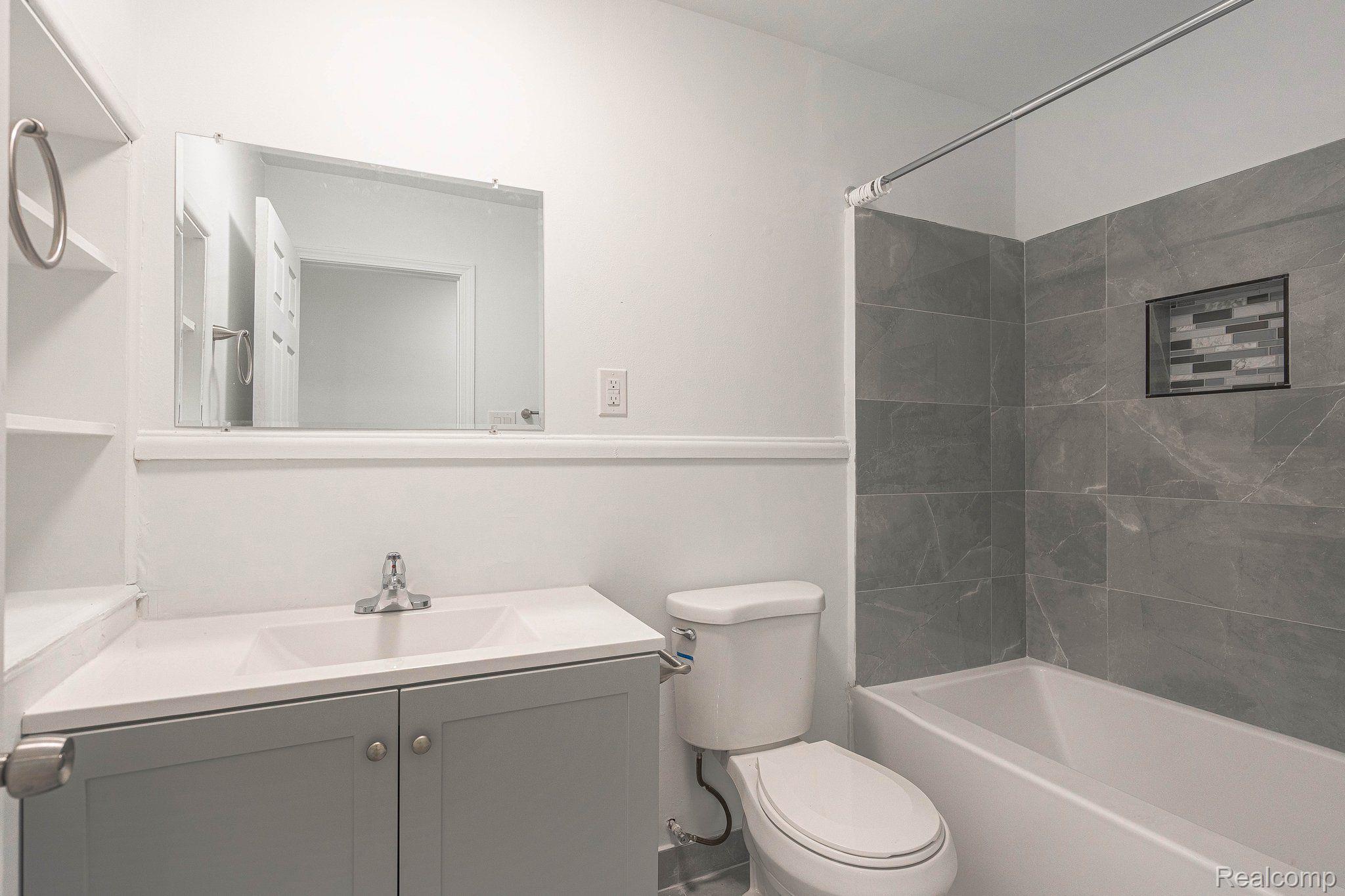Residential Lease in Wolverine Lake Village 3