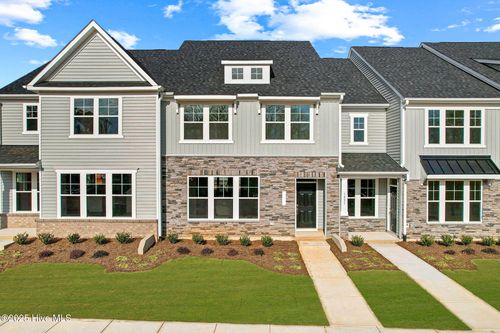 15 Goldsboro Ave, Sanford, NC, 27330-4957 | Card Image