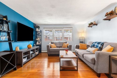 apt-1-6-27 Arlington Rd, Woburn, MA, 01801-4955 | Card Image