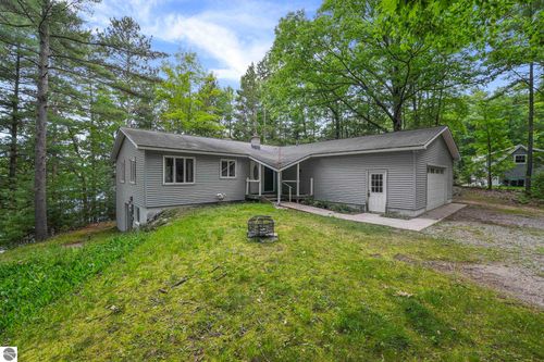 21 High Lake Rd, Traverse City, MI, 49696-8136 | Card Image