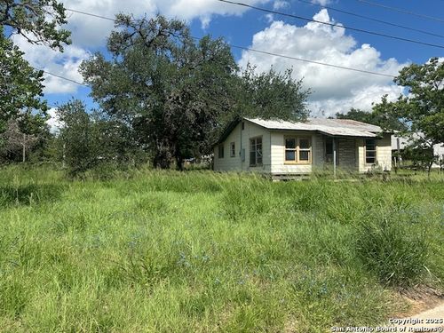 1207 &amp; 1209 Florida, Pleasanton, TX, 78064 | Card Image