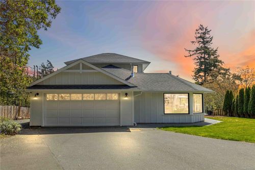 77 View Royal Ave, View Royal, BC, V9B1A6 | Card Image