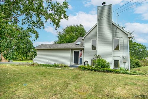 2184 Meadow Ln, Grand Island, NY, 14072-2111 | Card Image