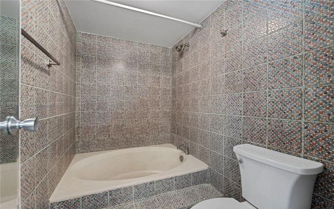 APT-6B - 16570 Ne 26 Th Ave, Condo with 2 bedrooms, 2 bathrooms and null parking in North Miami Beach FL | Image 17