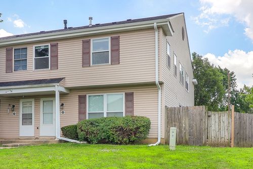 2V Fernwood Dr, Bolingbrook, IL, 60440-2917 | Card Image