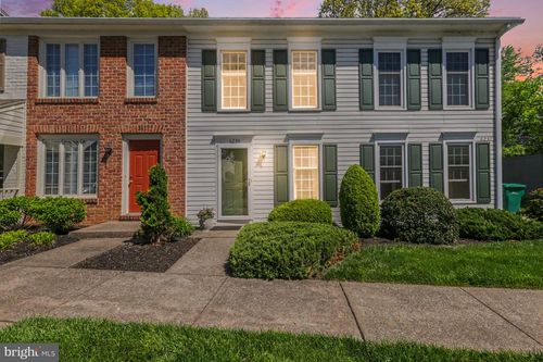 6239 Stanford Ct, MECHANICSBURG, PA, 17050-5244 | Card Image