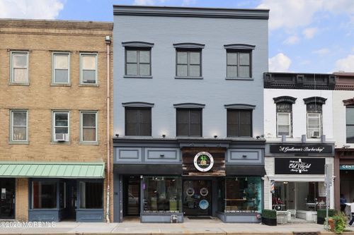 3r-14 W Front St, Red Bank, NJ, 07701-1677 | Card Image