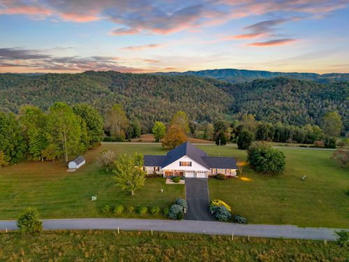 540 Hurley Dr, Sneedville, TN, 37869-4261 | Card Image