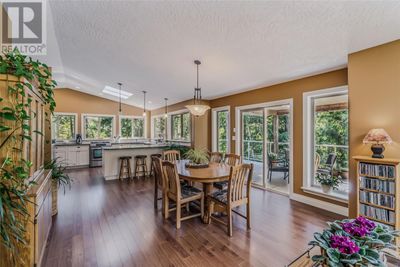 1680 Abbey Rd, House other with 3 bedrooms, 3 bathrooms and 4 parking in Qualicum Beach BC | Image 3