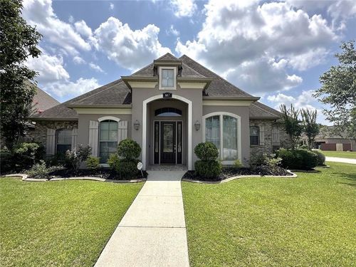 667 Highlands Dr, Slidell, LA, 70458-1772 | Card Image