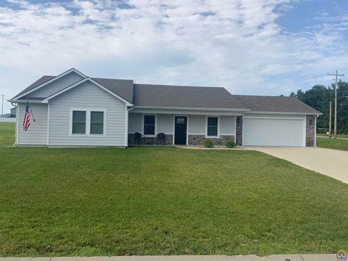 907 16th St, Valley Falls, KS, 66088-1327 | Card Image