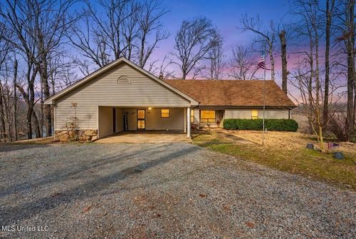 1996 Tanyard Rd, Hernando, MS, 38632-4424 | Card Image