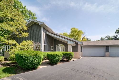16373 W Menna Ln, Lincolnshire, IL, 60069-2805 | Card Image