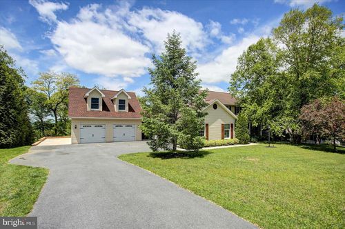 11459 Valleywood Dr, WAYNESBORO, PA, 17268-9367 | Card Image