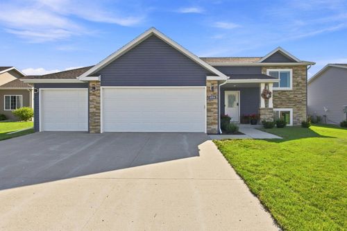 6184 18th Street S, Fargo, ND, 58104 | Card Image