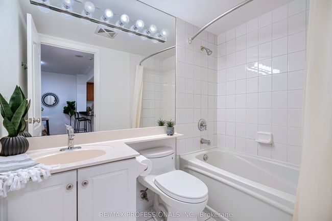 104 - 38 William Carson Cres, Condo with 2 bedrooms, 1 bathrooms and null parking in North York ON | Image 24