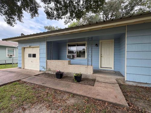 321 43rd St, Orange, TX, 77630-4301 | Card Image