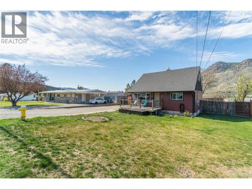 2164 Crescent Dr, Kamloops, BC, V2C4J4 | Card Image