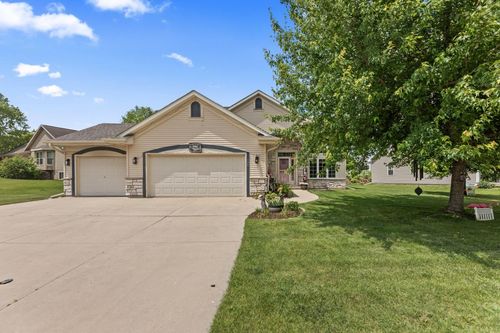 104 Chapel Hill Drive, Johnson Creek, WI, 53038 | Card Image