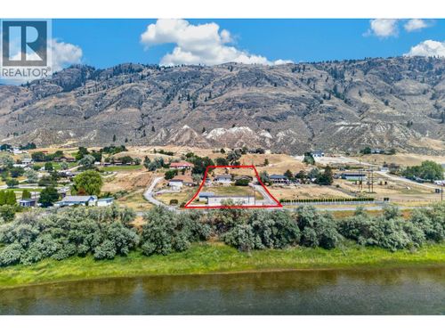 3197 Shuswap Rd, House with 2 bedrooms, 2 bathrooms and 3 parking in Kamloops BC | Card Image