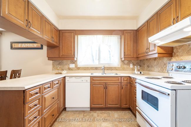 15 Lawrence Ave, House other with 4 bedrooms, 3 bathrooms and 5 parking in Minesing ON | Image 4