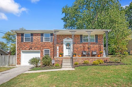 501 Ashley Dr, Harrodsburg, KY, 40330-2020 | Card Image