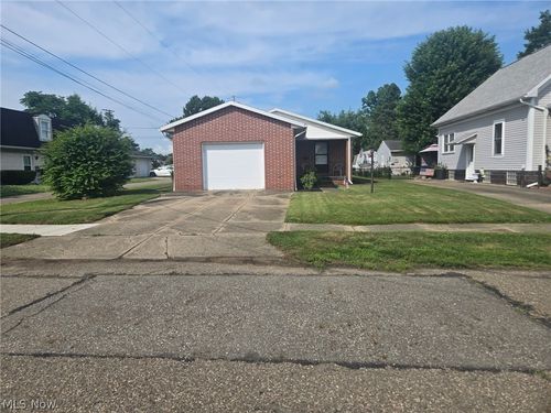 1022 Logan Avenue Nw, New Philadelphia, OH, 44663 | Card Image