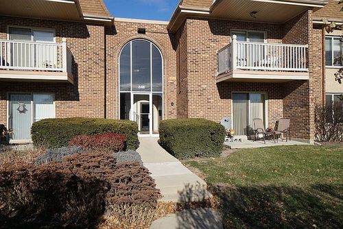 apt-2b-2411 Kennicott Dr, Arlington Heights, IL, 60004-3076 | Card Image