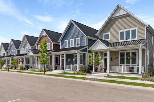 6230 W Fox Crossing Drive, Mequon, WI, 53092 | Card Image