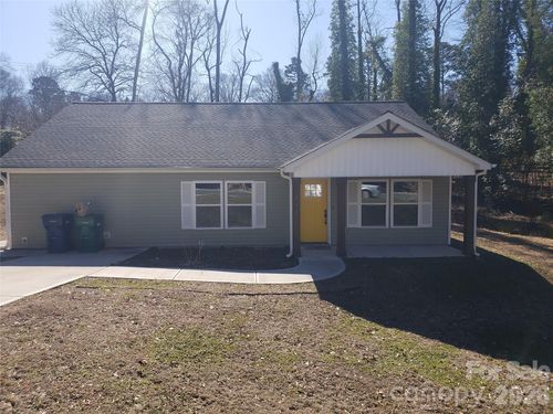 611 Fernwood Dr, Albemarle, NC, 28001-5603 | Card Image