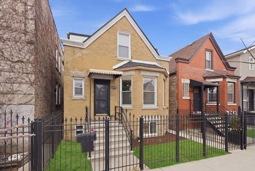 2721 N Western Ave, Chicago, IL, 60647-2015 | Card Image