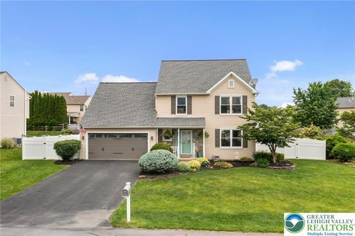 2191 Black Forest Dr, COPLAY, PA, 18037-2264 | Card Image