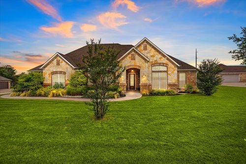 1917 Willow Bend Dr, Oak Leaf, TX, 75154-3871 | Card Image