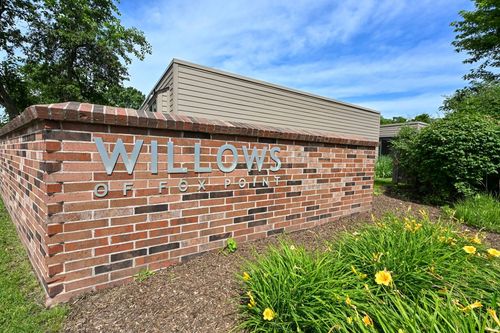400 W Willow Ct, Fox Point, WI, 53217-2654 | Card Image