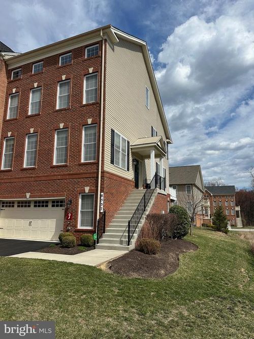 8537 Pine Springs Dr, SEVERN, MD, 21144-6818 | Card Image