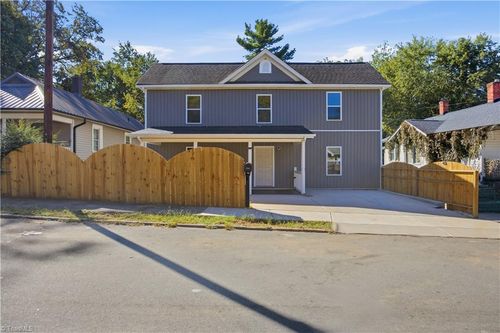 1524 22nd Street, Winston-Salem, NC, 27105 | Card Image