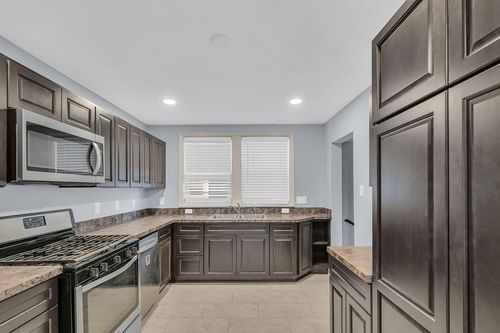 1528 Thurston Ave, RACINE, WI, 53405-5025 | Card Image