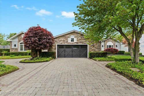 3767 Carrie Ln, Commerce Twp, MI, 48390-1017 | Card Image