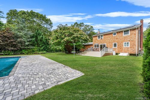 19 Pine Tree Ln, East Quogue, NY, 11942-4615 | Card Image