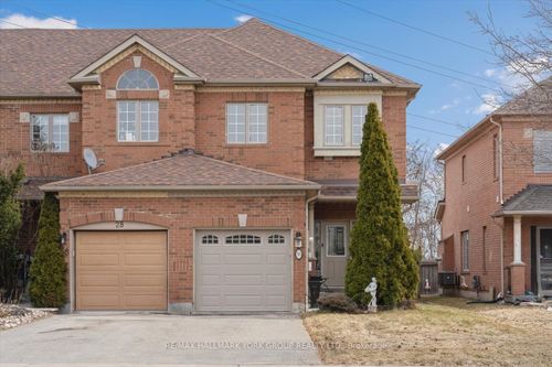 30 Jordanray Blvd, Newmarket, ON, L3X2P9 | Card Image