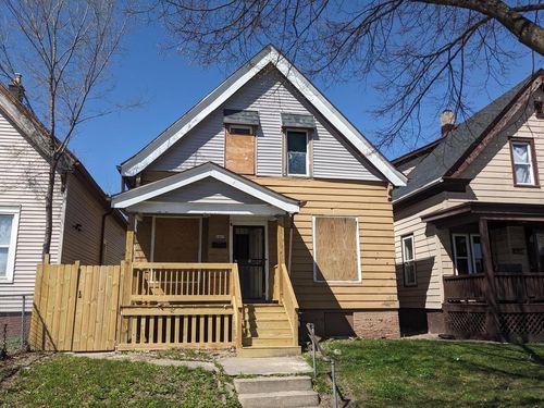 2469 N 37th Street, Milwaukee, WI, 53210 | Card Image