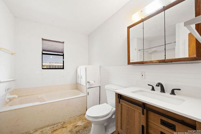771 Mockingbird Cv, House other with 3 bedrooms, 2 bathrooms and null parking in Spring Branch TX | Image 10