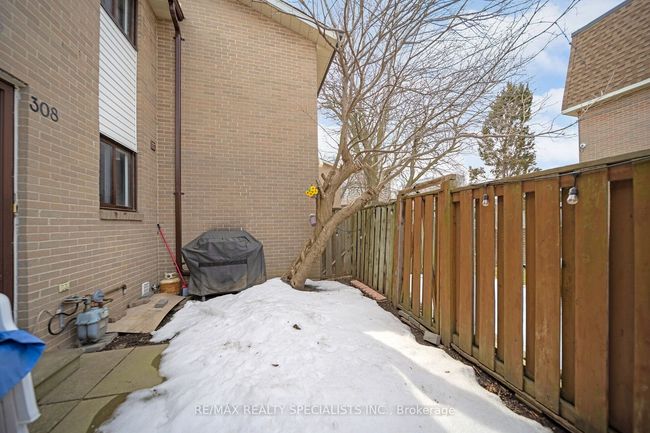 308 Fleetwood Cres, Condo with 4 bedrooms, 2 bathrooms and 2 parking in Brampton ON | Image 45