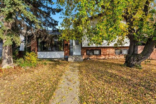 7 Nellis Ave, Red Deer, AB, T4P2C2 | Card Image