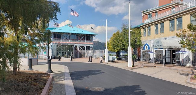 Restaurants & Shops | Image 32