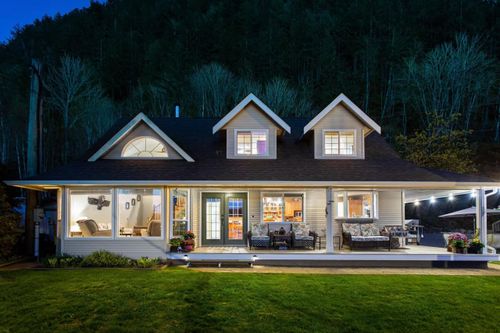 7388 Rockwell Pl, Harrison Hot Springs, BC, V0M1K0 | Card Image