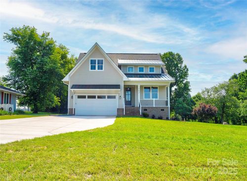 102 Starmount Dr, Kings Mountain, NC, 28086-8500 | Card Image