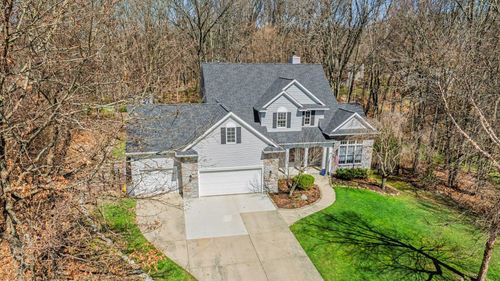 6390 Shugarbush Trl, Kalamazoo, MI, 49009-8071 | Card Image