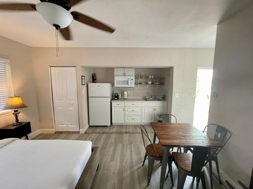 1a-828 Ne 17th Avenue, Fort Lauderdale, FL, 33304 | Card Image