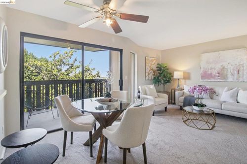 202e-16363 Saratoga St, Castro Valley, CA, 94578-1438 | Card Image